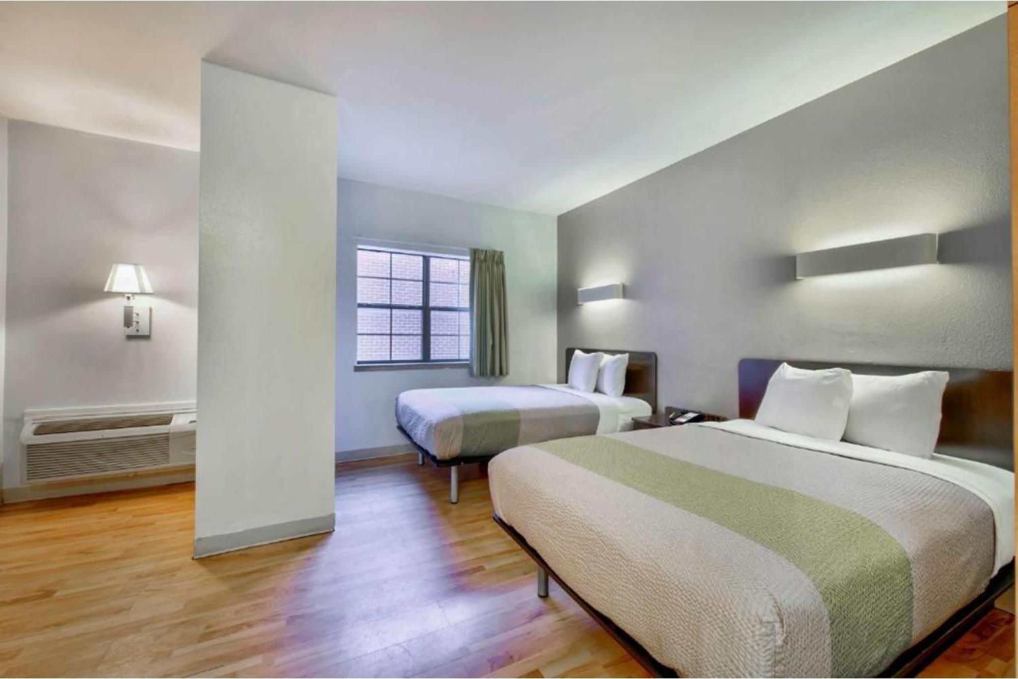 Oyo Townhouse Beaumont Medical Center Area Hotell Exteriör bild