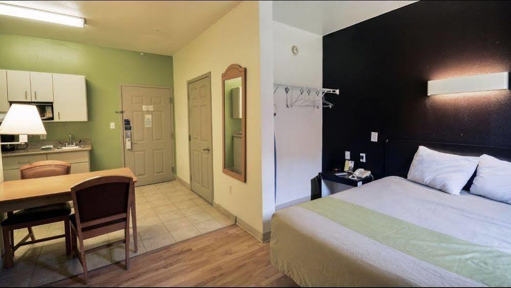 Oyo Townhouse Beaumont Medical Center Area Hotell Exteriör bild